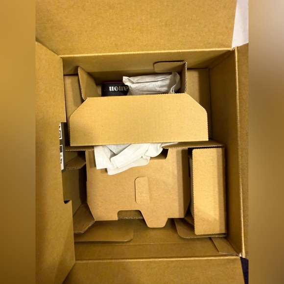 Canon EOS R100 - Picture 9 of 10